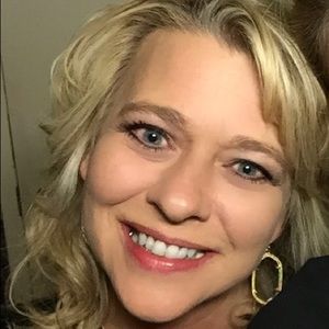 Meet your Posher, Pamela